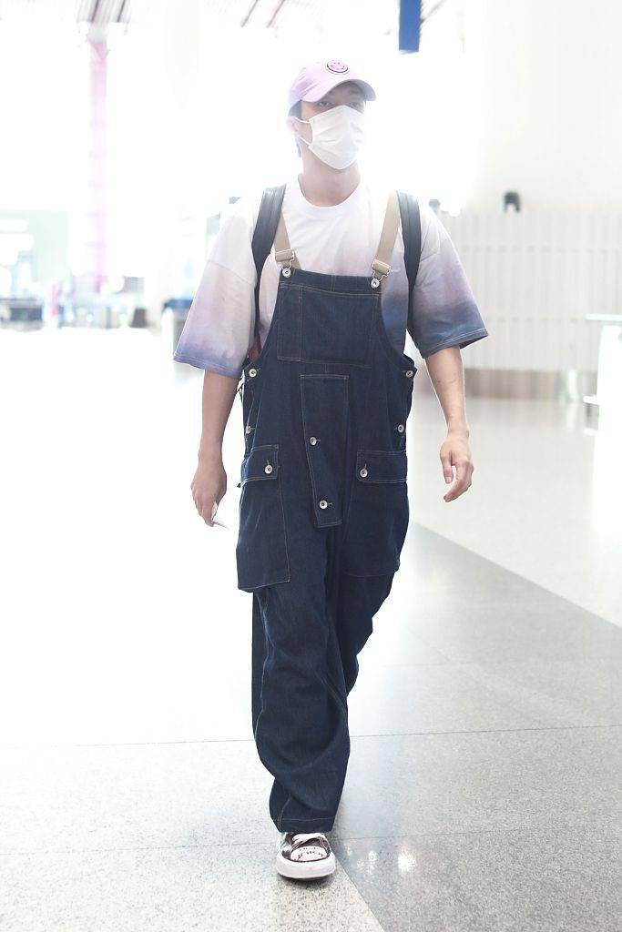 男装|今年的爆款鞋非TA莫属 承包大半个娱乐圈的溶解鞋