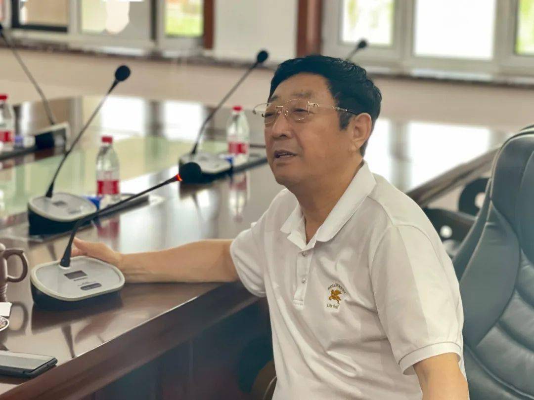 党委书记王贤俊,驻校执行董事王晶,校长姜茂发,总督学于爱华,副校长