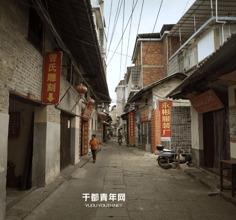 实拍于都北门街里的人生百态