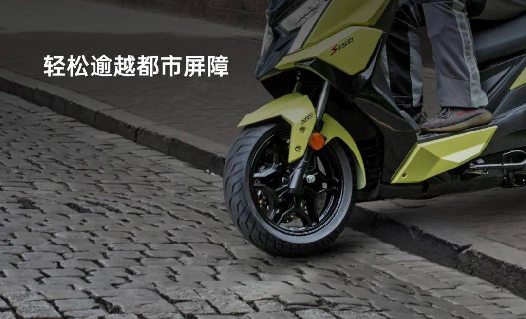 超能打的跨界踏板摩托車型光陽rks150