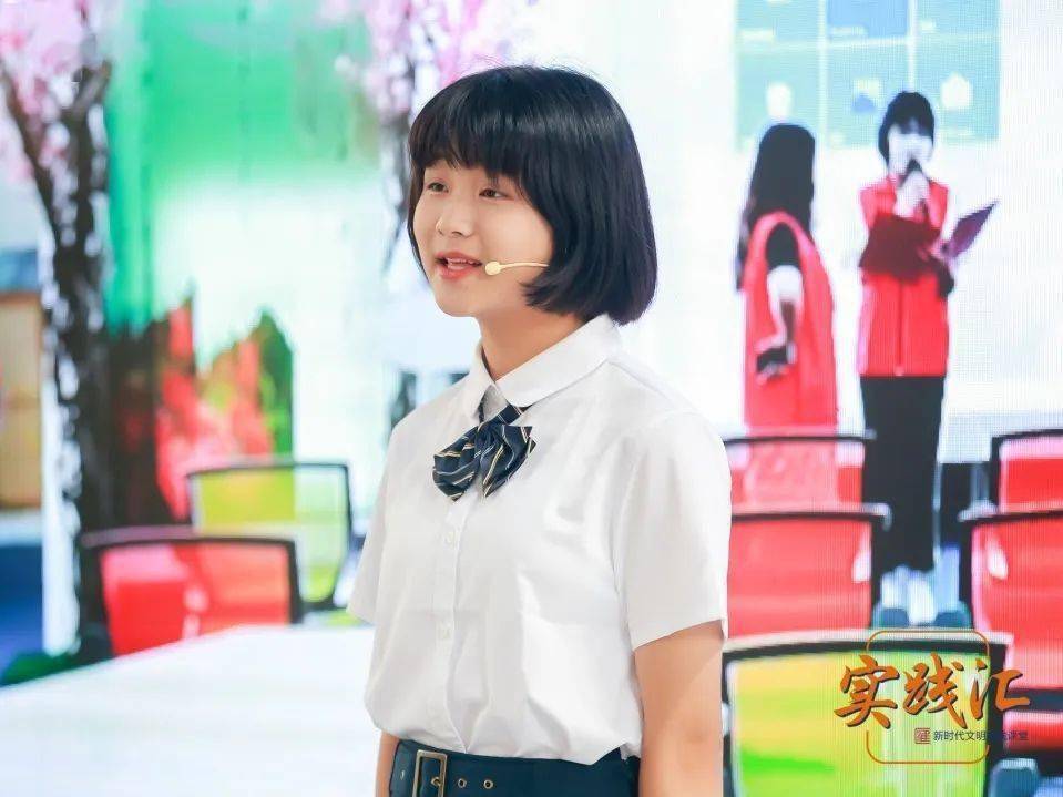 这位05后徐汇红领巾讲解员 是如何让红色故事"声"入人心的?_吕佳