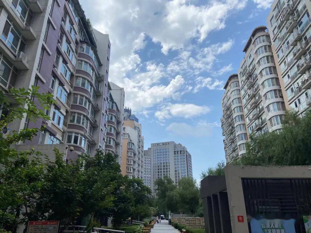 8月初长河湾一套房卖到了15万