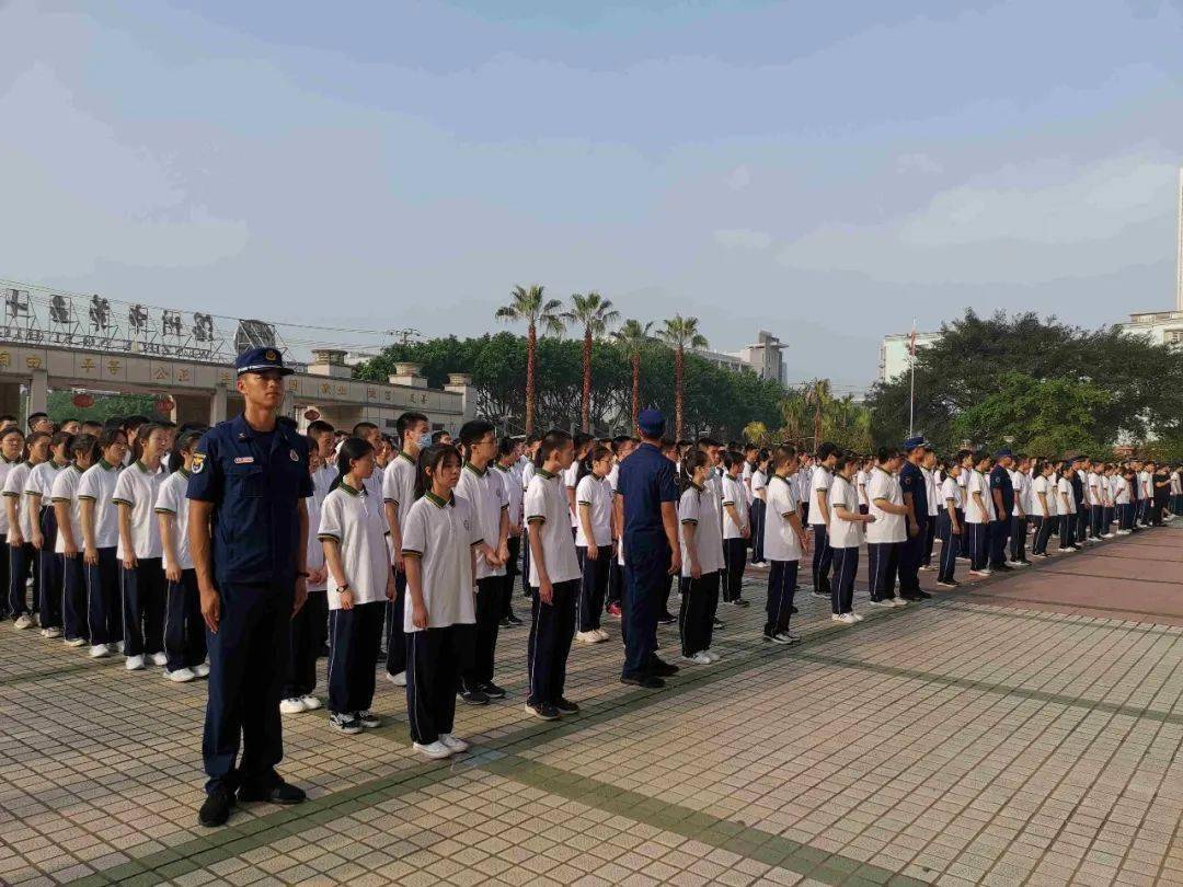 学百年党史扬五一新帆温州市第五十一中学2021级新生军训开营