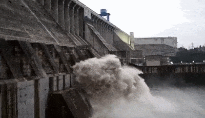 狭窄,越向下游泄洪能力越小,特别是仙桃以下河段,还受长江洪水的顶托