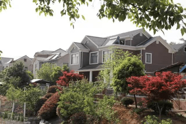 千万gdp县城_谢逸枫 16个千万级人口 万亿级GDP城市难撑19城市群(2)