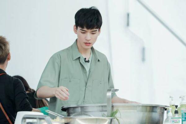 因为|《中餐厅5》编剧手记：龚俊——男孩的宝藏源于每一段经历