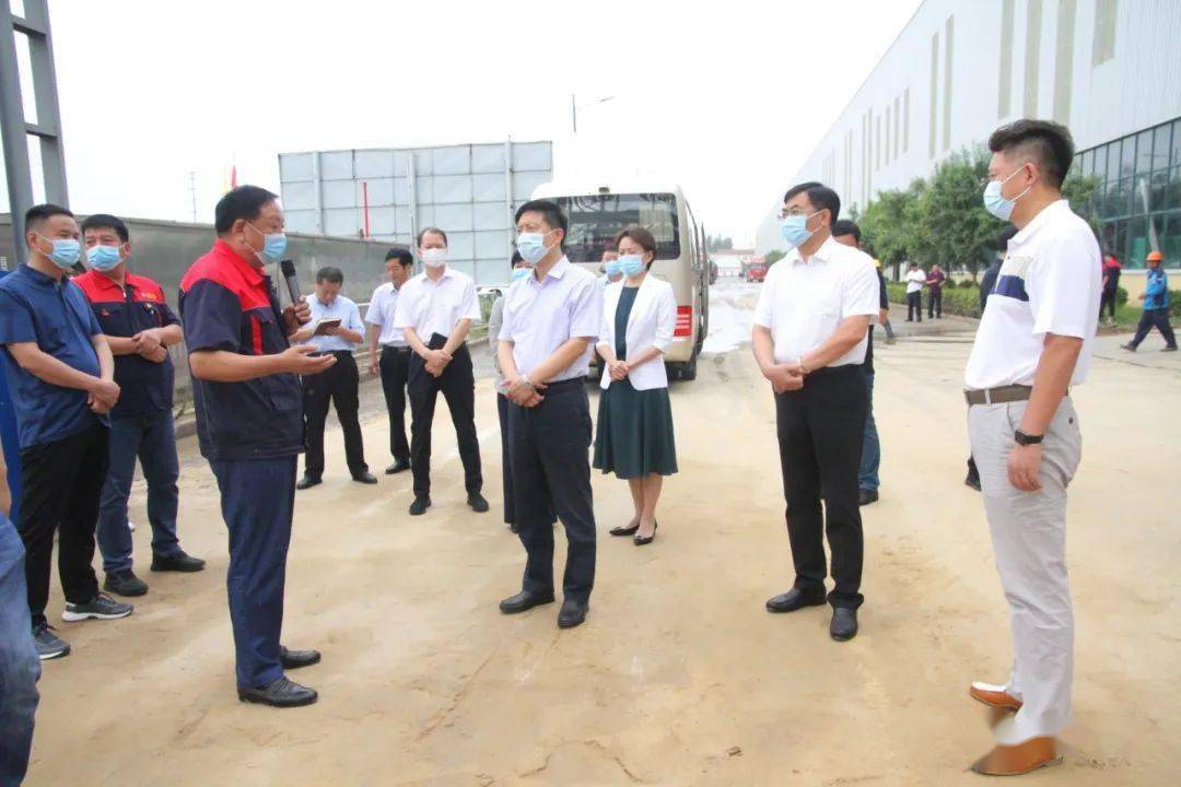 8月24日,许昌市市长刘涛到河南金汇不锈钢产业集团有限公司调研