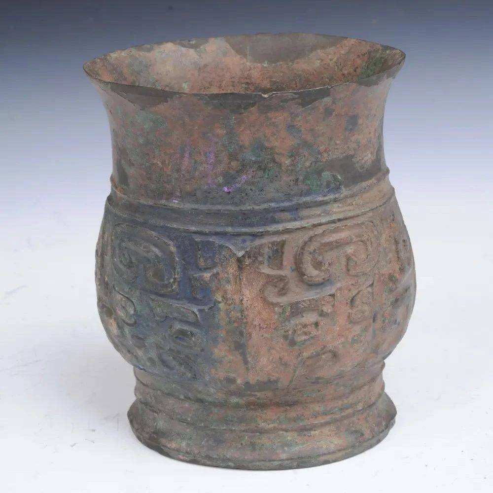 “传历史记忆 展黑土风采”之龙博珍藏篇 商饕餮纹觯_青铜
