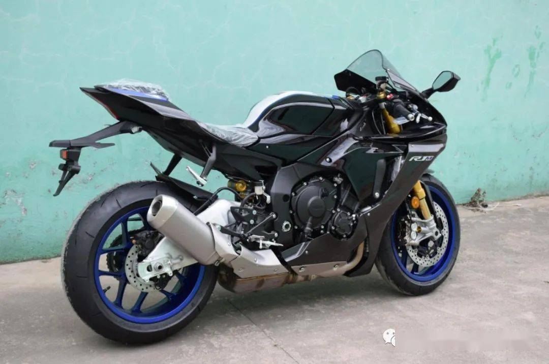 陆地上的战斗机全球限量yamahar1m