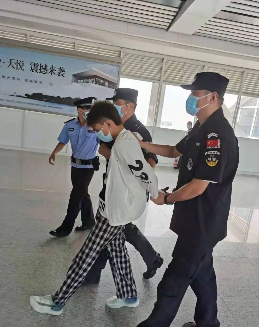 一嫌疑人在太康作案后坐高铁欲出逃被他们逮着了