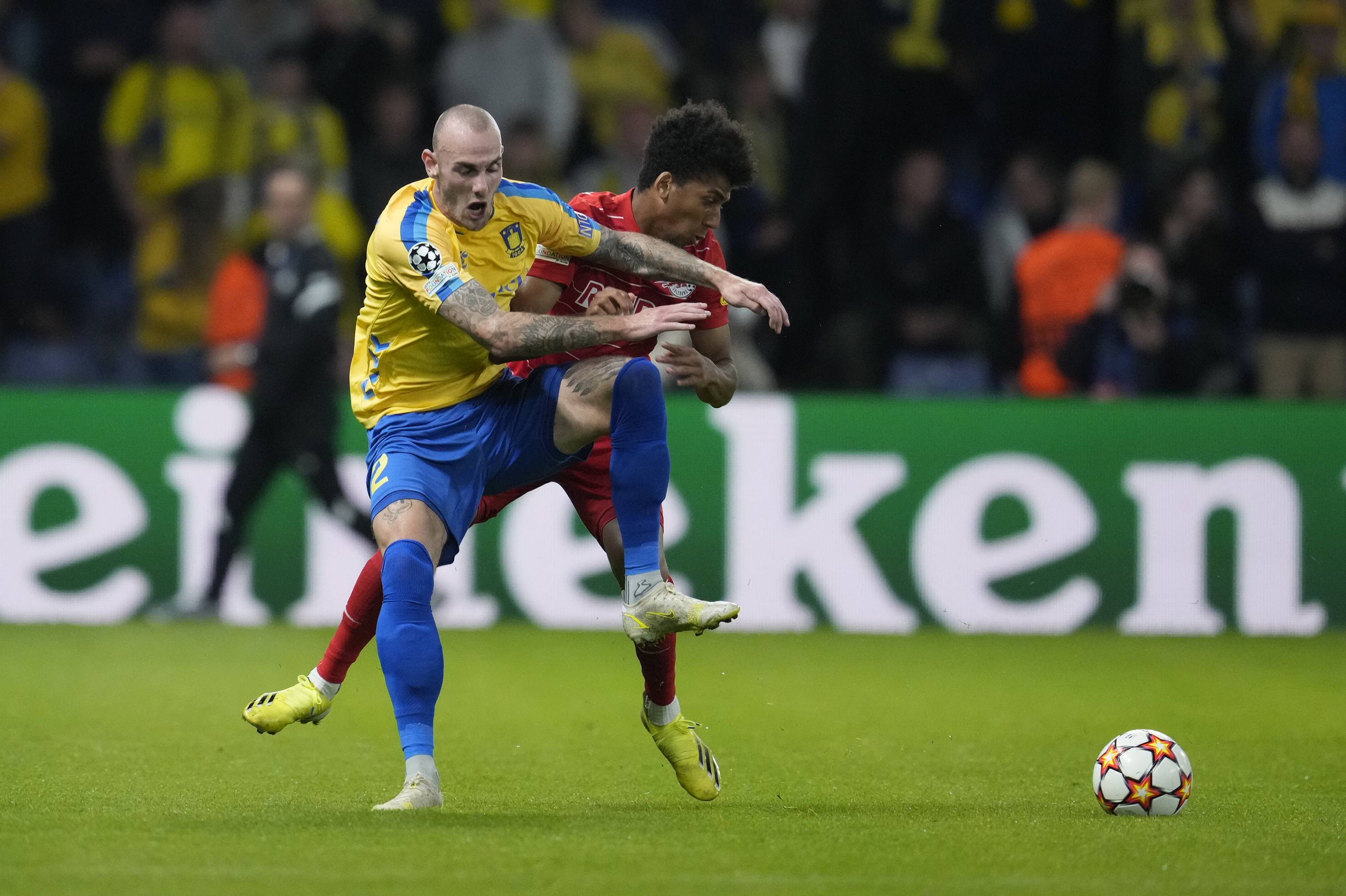 足球欧冠联赛萨尔茨堡红牛晋级正赛