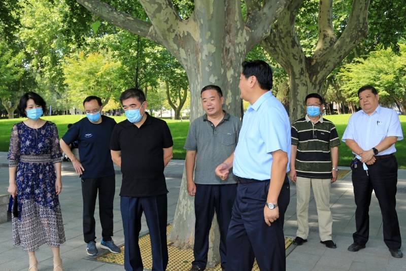 省厅一级巡视员程晓辉,刘亚洪到华北军区烈士陵园调研