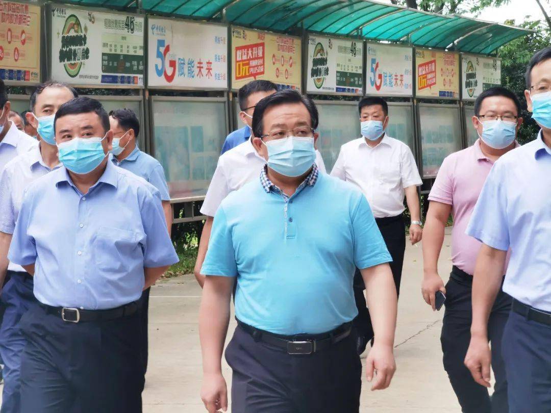 问需求 听建议 解难题~区长刘润长进校园开展代表"三进"活动