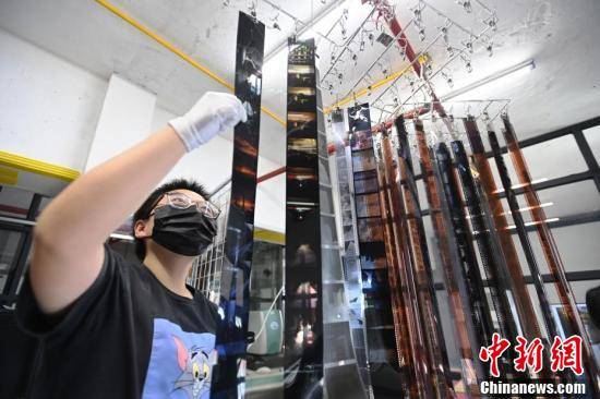 近日成为|成都一摄影工作室成为网红打卡地