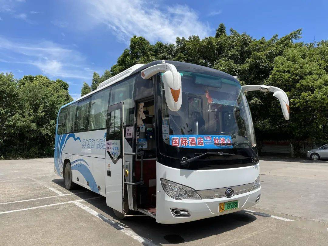 发生了什么一外地游客要点名表扬贺州这位公交司机