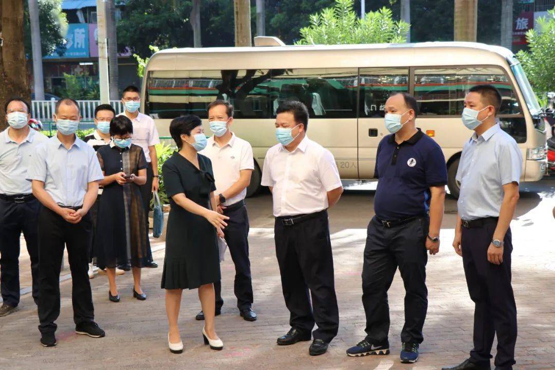 市政府副秘书长罗昶到东环小学检查开学安全和疫情防控工作