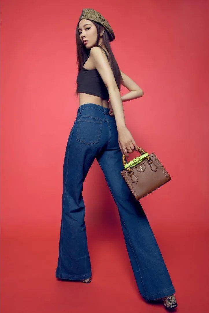 棕色|秋天背什么包?跟着这些明星抄作业就成!