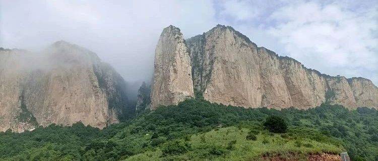 跟着画家看武乡板山雄奇之美!!!_太行
