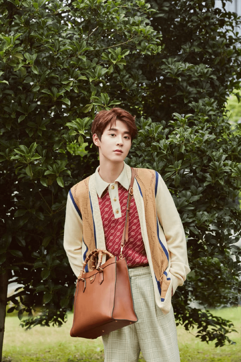 棕色|秋天背什么包?跟着这些明星抄作业就成!