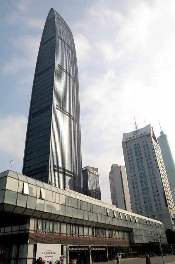 院剧大圳深整个房地产市场被激活了.