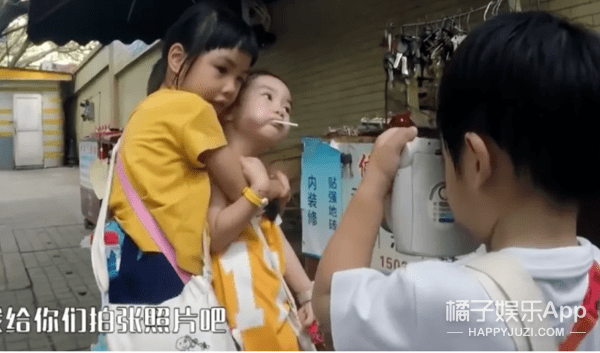 朱茵|铁汉黄贯中也有柔情时！对女儿宠爱对朱茵温柔，万幸没受渣爹影响