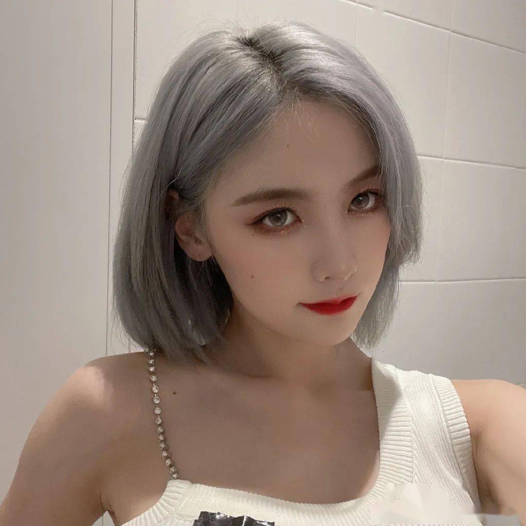 fan动态丨关晓彤染蓝发!新的一波明星个性发色盘点