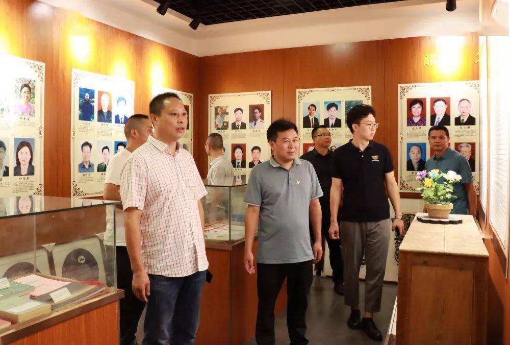 市教育局党委副书记刘有文一行深入部分学校检查指导秋季开学工作