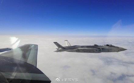 中國空軍將在中國航展展現戰略轉型新成績 「八一」「紅鷹」上演空中芭蕾 國際 第2張