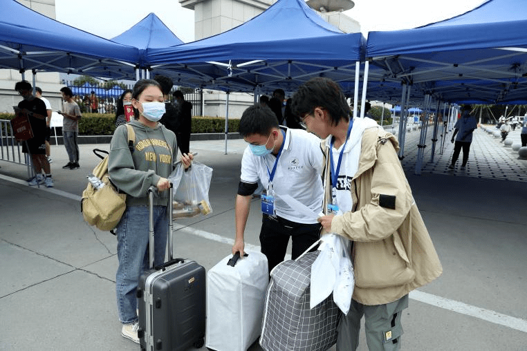 入学快乐西工大迎新现场直击