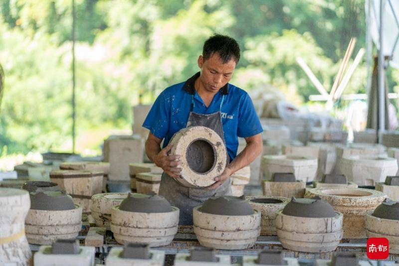 南都拍客走进肇庆古村落，探秘800年的古法造纸、鹅春古窑