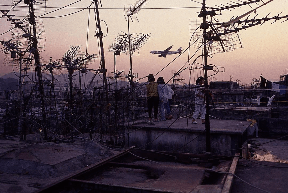 80年代的香港杂乱的九龙城寨摄影师greggirard67676767