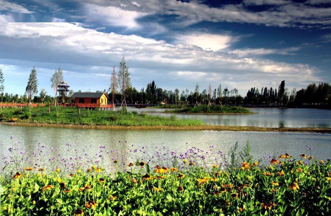 哈密人的福利,华夏航空助力,从哈密机场出发,南北疆任你选!