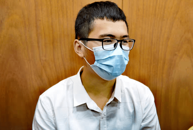 "截肢少年"周桐入读清华:"要以平常心开启大学生涯"