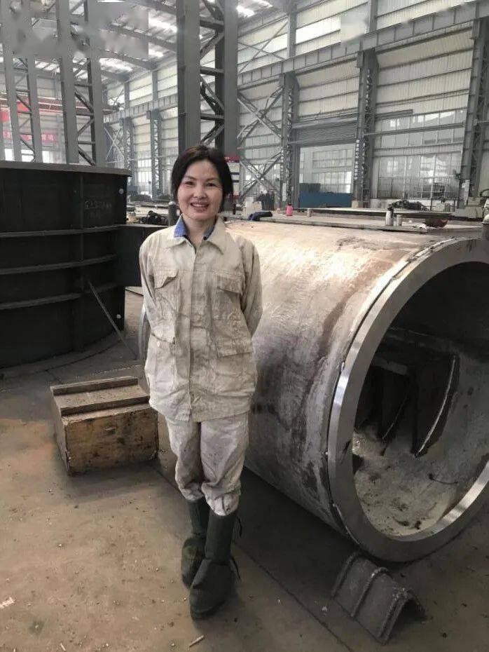 高邮这位女电焊工!莱斯呢.