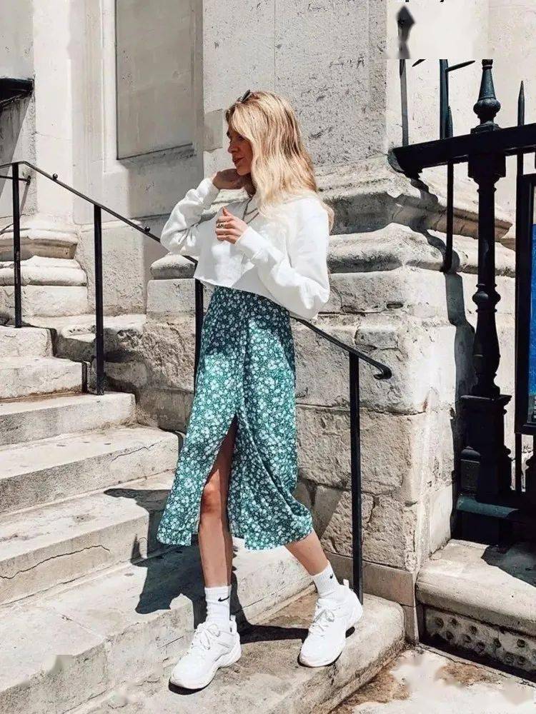 高跟|初秋搭配正确打开方式“卫衣＋裙子”，赶快get起来！