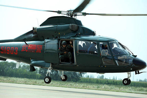 武警第一机动总队某支队开展特战小队搭乘直升机融合训练