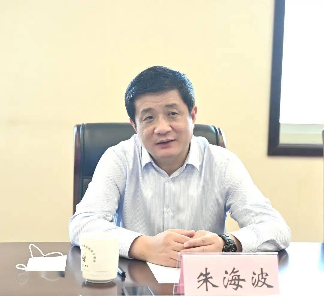 区人大常委会主任史卫东参加会见.