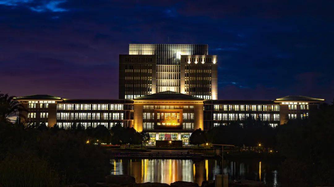 云师夜谈父子两代人圆梦云师大