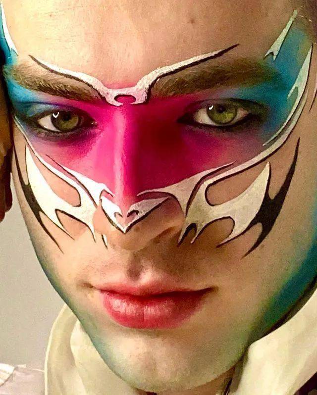 赏析|国外小哥arnaldo给自己画的面具妆_彩绘