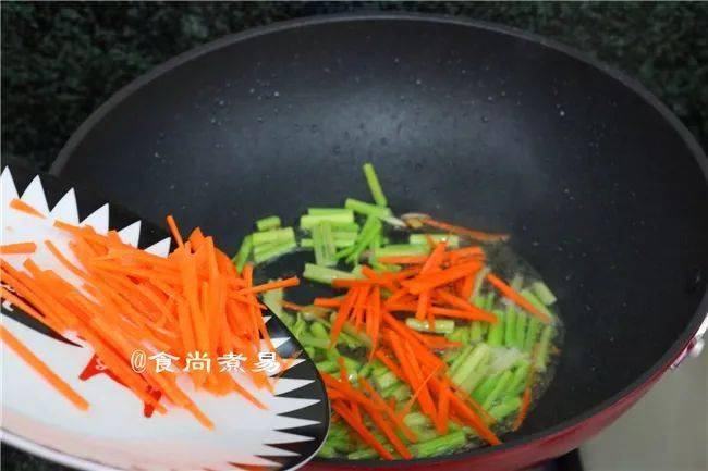 熟瘦肉丝怎么炒好吃 ce82892fe7eb495c8d7ba615ea8a6017.jpeg