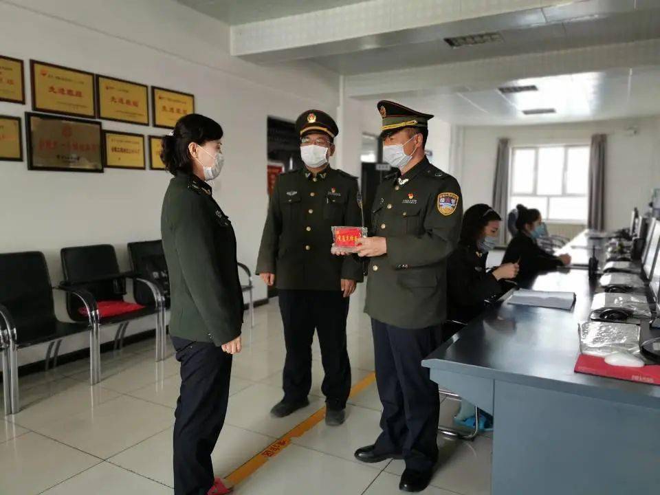 制止无票证施工4起,带警犬徒步巡逻近3000公里,组织安保拉动100多人