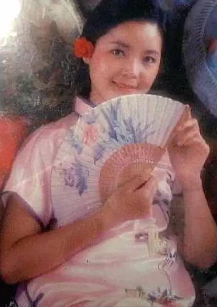 邓丽君绝版旗袍写真太美了