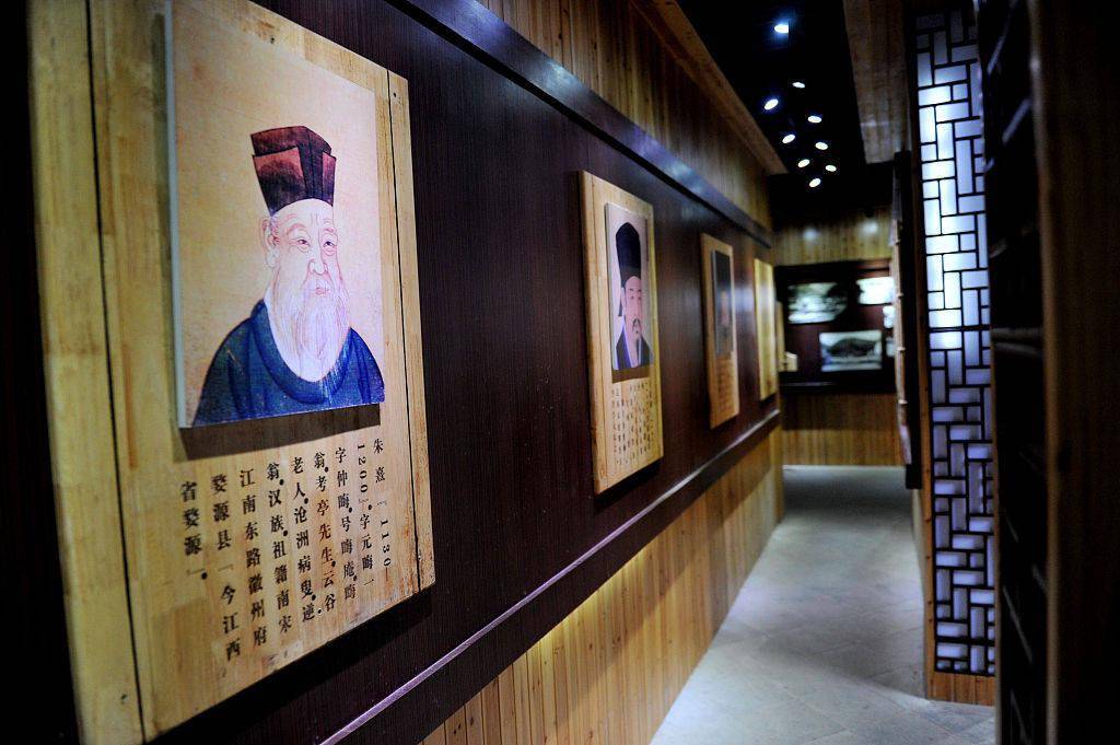 三进为讲堂,四进为"四贤祠",因纪念朱熹,吕祖谦,陆九龄,陆九渊四位