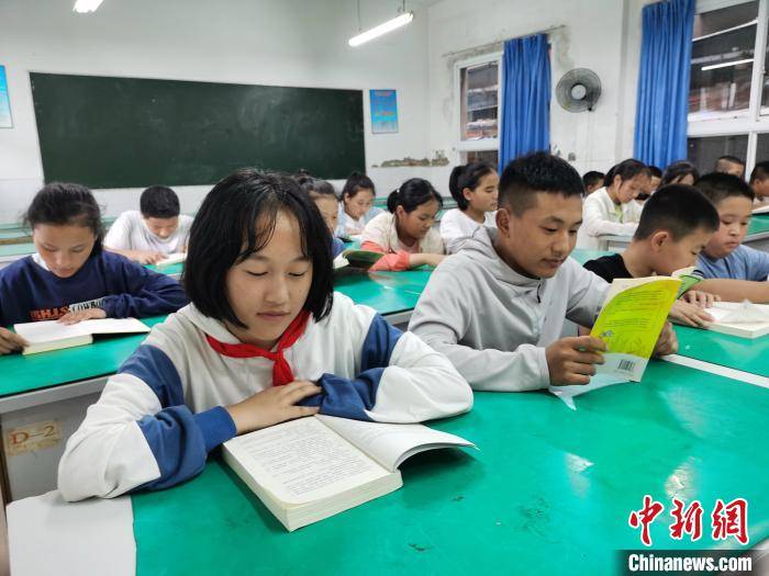 大山|四川绵阳：深化异地代培机制 帮扶500余名彝区学生走出大山