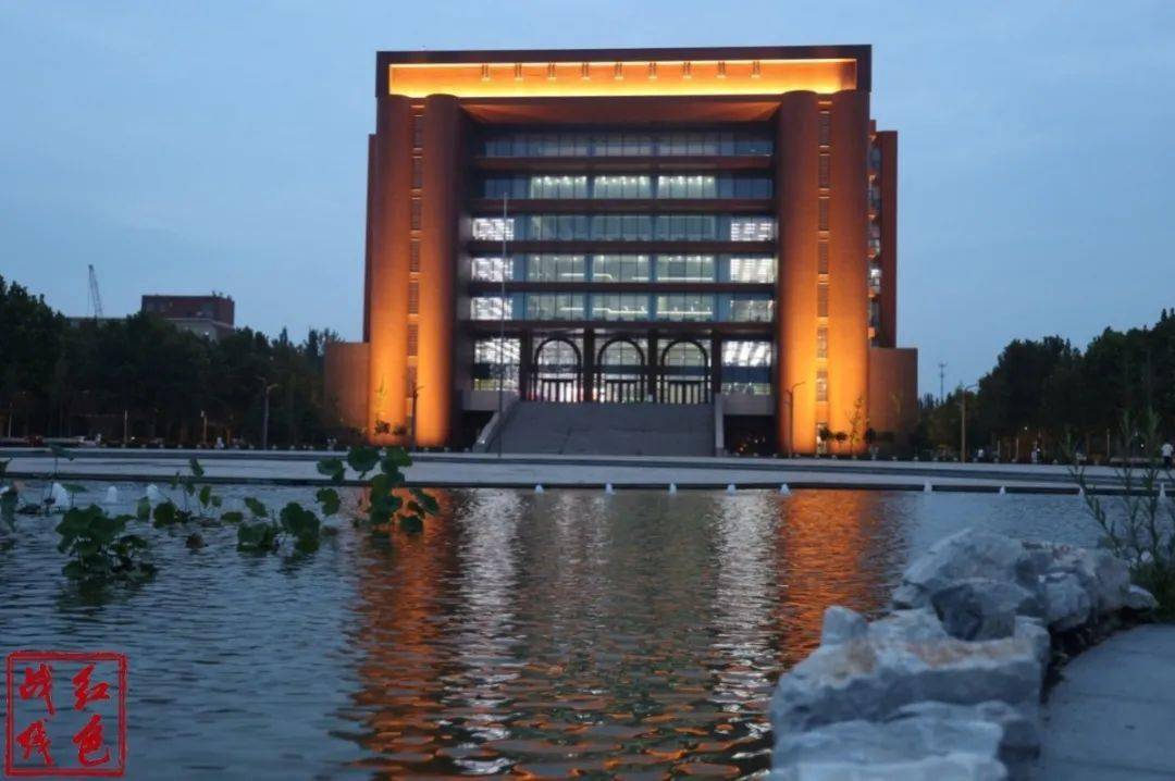 图书馆前人工湖图书馆前人工湖b1教学楼a字楼旁小路看了这么多优美的
