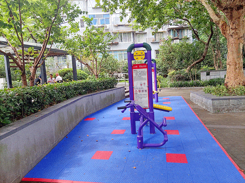 吴淞这个小区闲置绿地变身休闲健身乐园