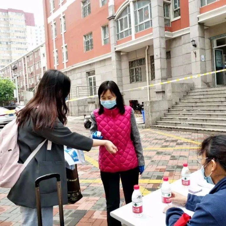 党徽闪亮 | 天津外国语大学优秀党务工作者——财务处石靖_组织