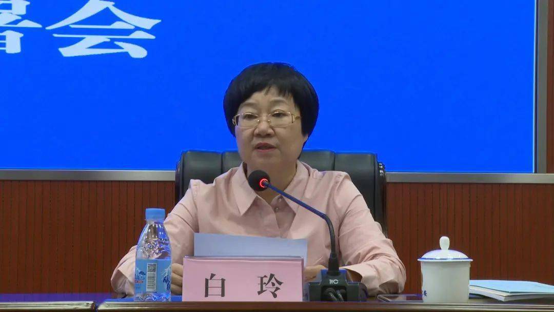 白玲在会上通报了省文明办对景洪市复审模拟测评的有关情况,并安排迎