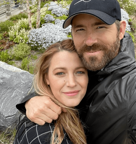 The|这“贱”人,身边美女如云