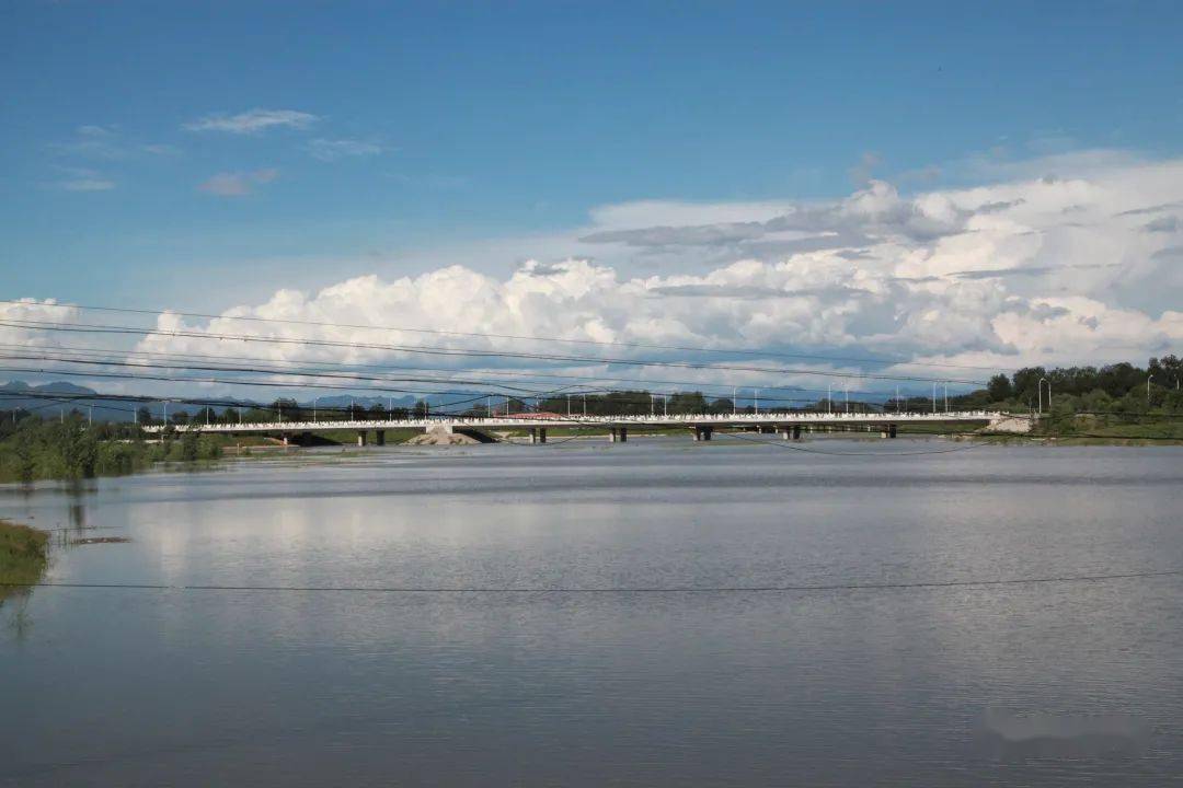 北京日报用好天上水平谷现四水环绕林水相依美景